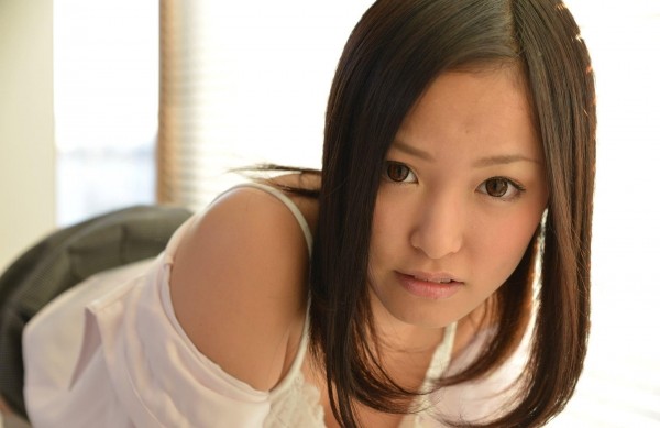 柚月あいがOLコスプレで脱いでくれるエロ画像 89