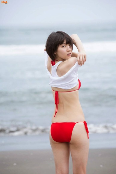 吉岡里帆　女優の水着姿がエロ可愛い画像まとめ 25