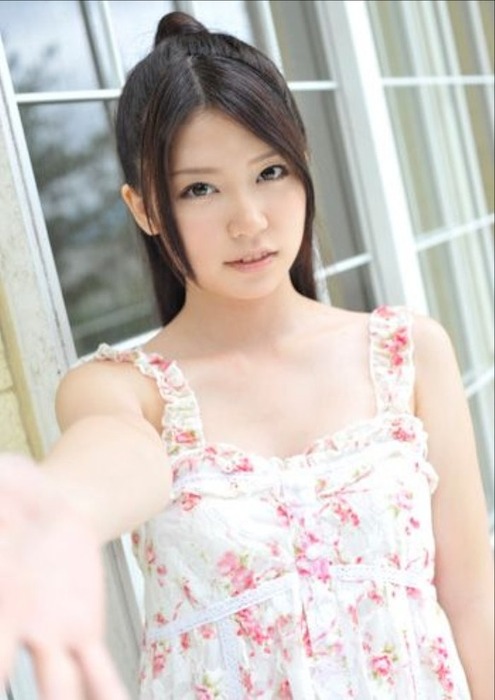 顔だけで抜けちゃう可愛いAV女優のエロ画像35枚 14