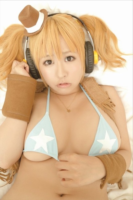 水樹たま ぽっちゃりグラドルのメイド・コスプレ画像など。 15