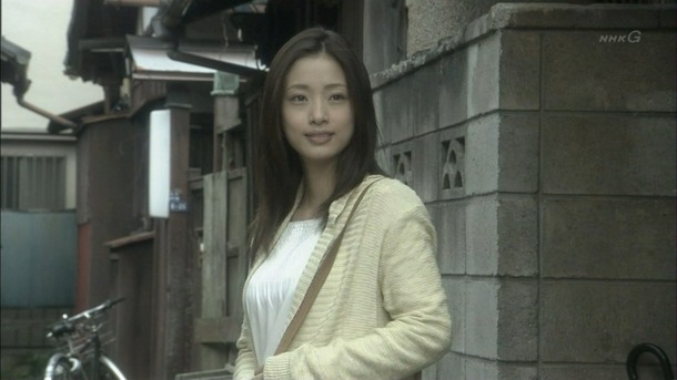 上戸彩の着衣おっぱいがエロい画像30枚 13