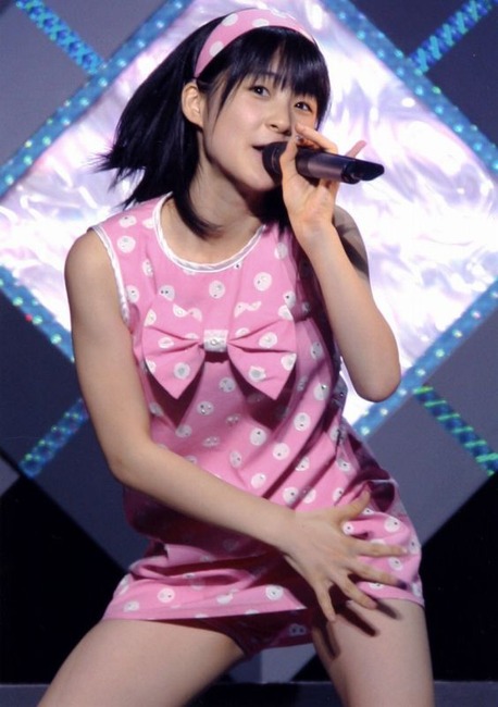 ももちが胸チラしてるエロ画像まとめ 8