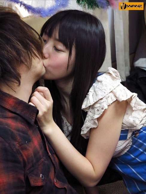 AV女優のつぼみが生理ナプキンのようなパンツを履いて自撮りしてるｗ 12