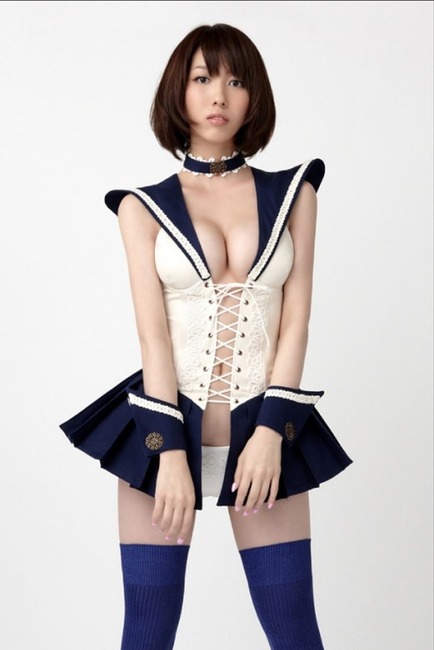 しょこたんママの巨乳おっぱいがエロい画像など他まとめ30枚　熟女 10