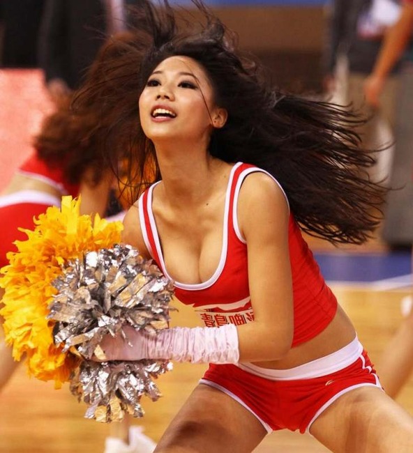 台湾チアリーダーのパンチラや胸チラがエロい画像35枚 33