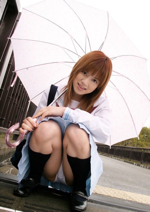 パンチラしてるお姉さんのエロ画像40枚 40