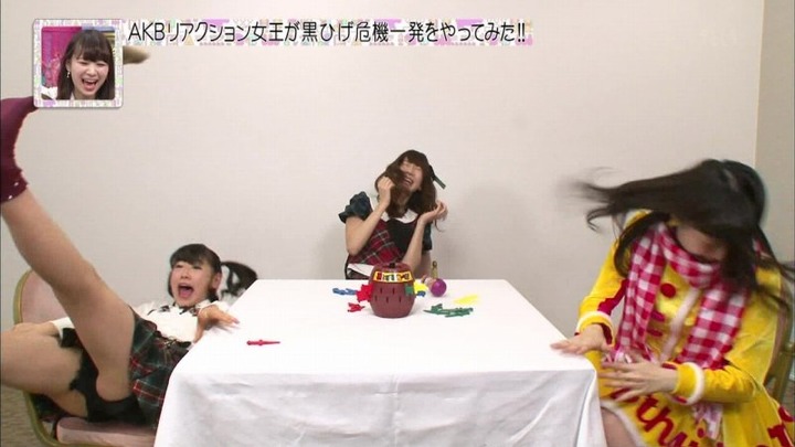 女子アナ・アイドルの抜けるパンチラや胸チラ画像まとめ100枚 82