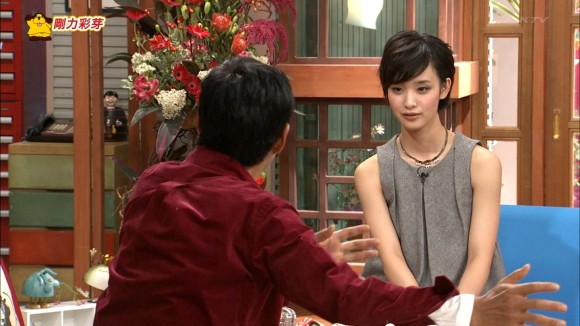 剛力彩芽の二の腕がエロいキャプ画像30枚 19