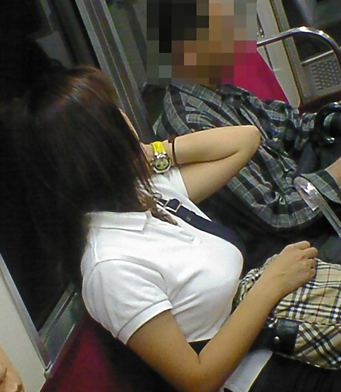 【素人着衣巨乳エロ画像】どんなおっぱいしてるんだろ…妄想膨らむ着衣巨乳女子を盗撮したったｗｗｗｗｗ 9