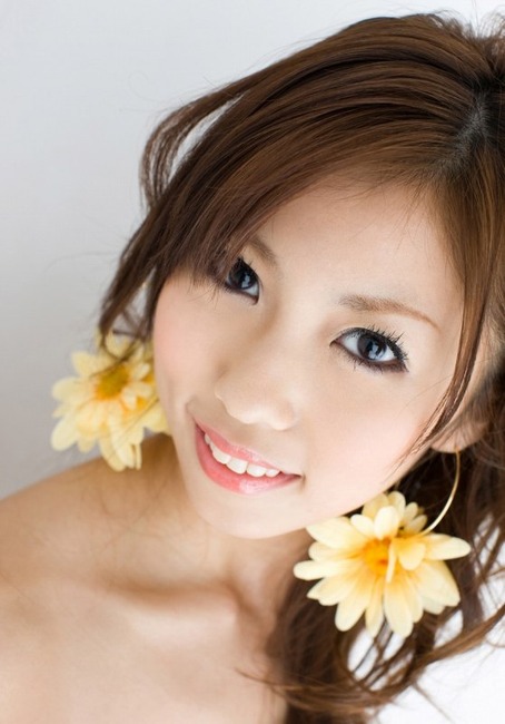 小桜沙樹　ギャル系AV女優の服装がエロい画像まとめ 28
