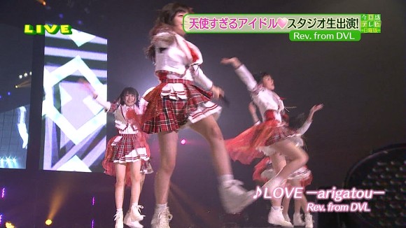 橋本環奈さんがライブ中にパンチラしてるエロ画像50枚 38
