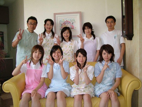 【見落とし厳禁】素人さんの記念写メではだいたいパンチラしてるぞｗｗｗｗｗｗ（画像あり） 8
