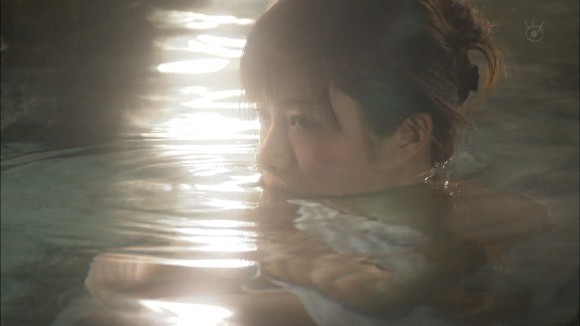 石原さとみのバスタオル姿がエロいキャプ画像 31