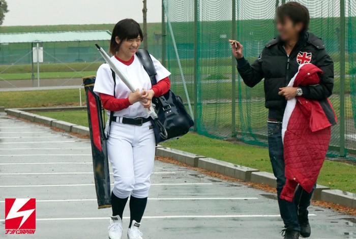 現役女子野球選手のカラダがムチムチしてエロいからナンパした 1