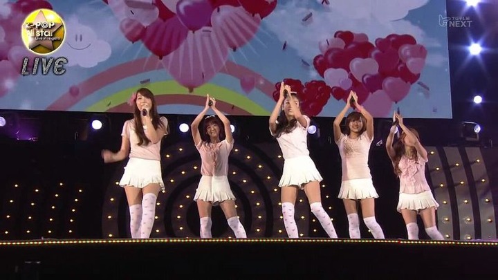 KARAのミニスカニーソライブがエロい画像 23