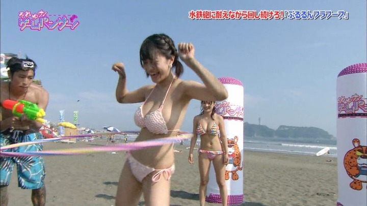 星名美津紀、岸明日香が相撲対決でポロリしてるエロキャプ画像 22