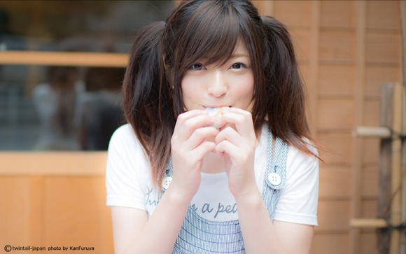 ツインテールで可愛い女子大生の画像30枚 17