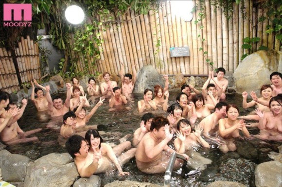 バスの中で人気AV女優とやれるパコパコバスツアーのエロい画像30枚　上原亜衣　めぐり　尾上若菜　つぼみ 11