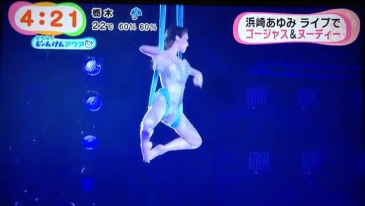 【画像】「a-nation シンガポール」大トリ浜崎あゆみ、セクシーなボンデージタイツで圧巻歌唱 5