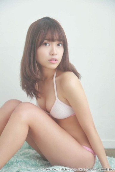 松本愛ちゃんの胸の谷間で抜けるエロ画像 35