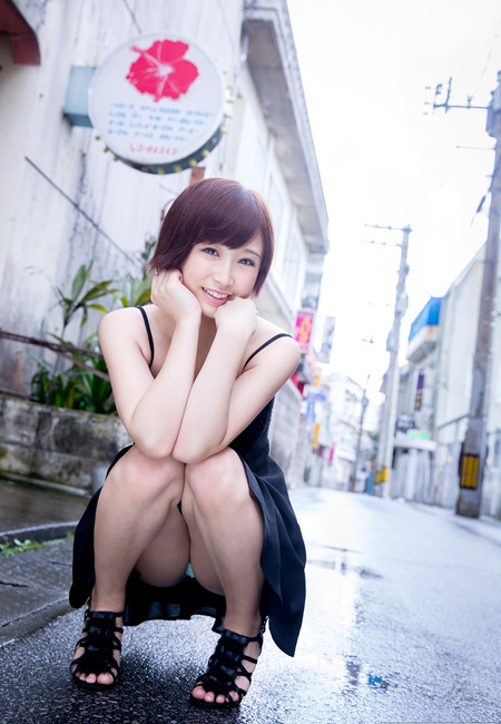 しゃがみパンチラしてる女の子の画像まとめ 27