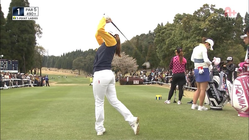 女子ゴルファーイ・ボミのパンツが見えそう 12