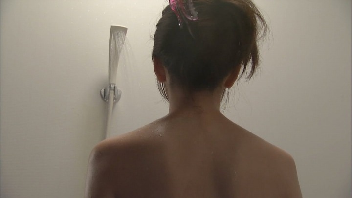 TBSドラマ「女帝 薫子」で桐谷美玲のベッドシーンがエロいキャプ画像まとめ 18