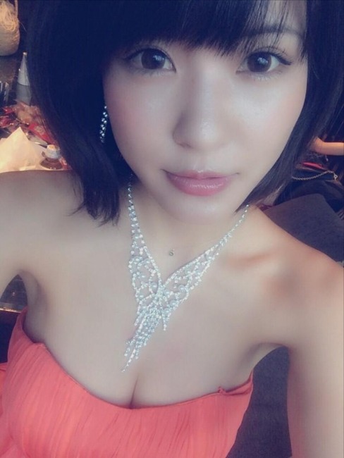 岸明日香とベロチュウしたくなる自撮りエロ写メ・画像 15