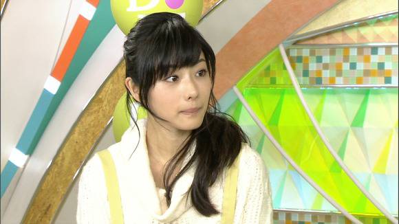 石原さとみの笑顔が可愛いエロキャプ画像まとめ 10