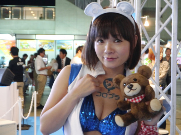 レースクイーン・キャンギャルの太ももや胸の谷間がエロい画像40枚 3