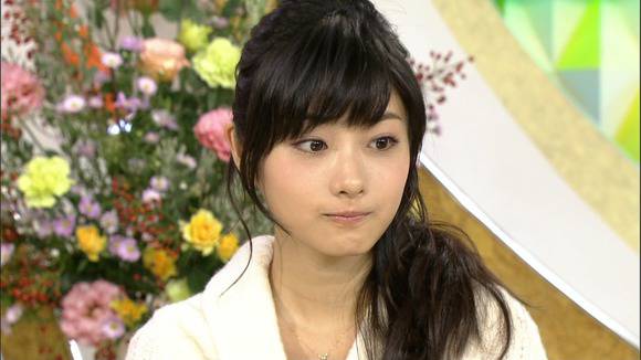 石原さとみの笑顔が可愛いエロキャプ画像まとめ 2