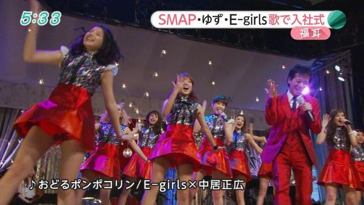 素人外国人の胸の谷間がエロいキャプ画像など 2