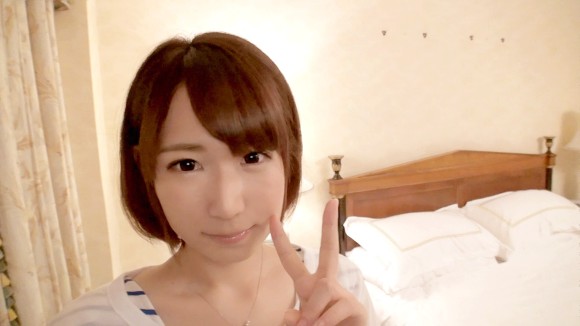 巨乳で童顔な素人事務員のおっぱいをしゃぶってるハメ撮りエロ画像 4