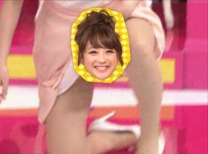 鈴木奈々が陰毛をおさえて落ち着いてるキャプ画像 9