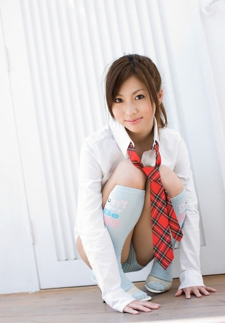 小桜沙樹　ギャル系AV女優の服装がエロい画像まとめ 33