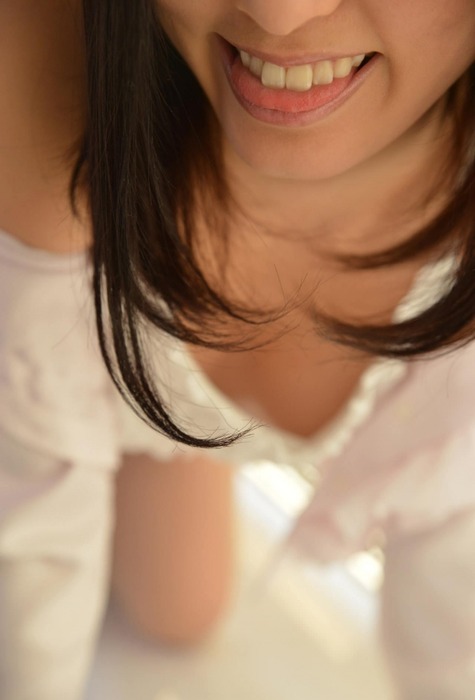 柚月あいがOLコスプレで脱いでくれるエロ画像 92