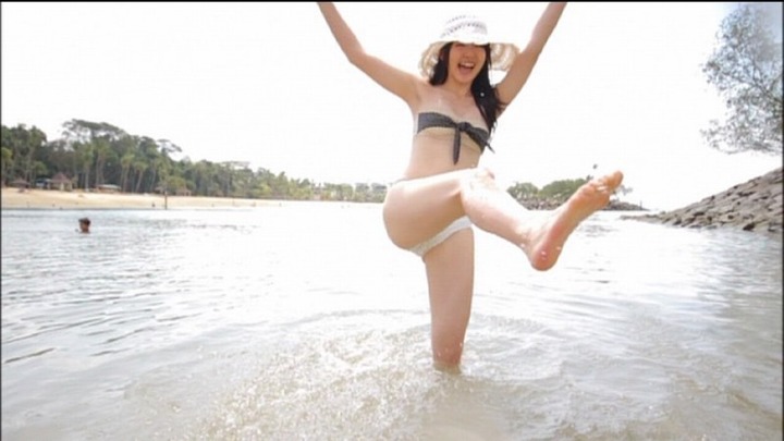 ℃-ute 鈴木愛理の水着姿がイケる！ 14