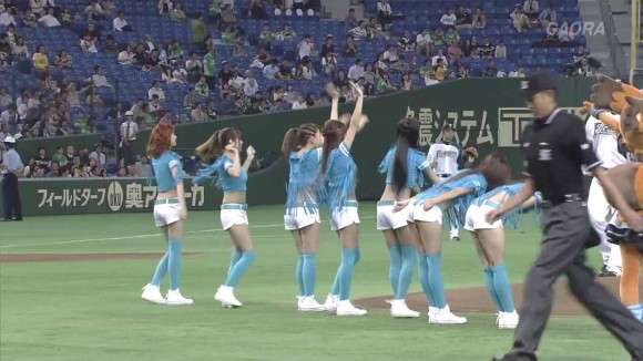 台湾ウェザーガールズの始球式がエロい画像30枚 28