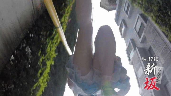 椎名香奈江 アイドルのパンツが下から見えてるエロ画像 18