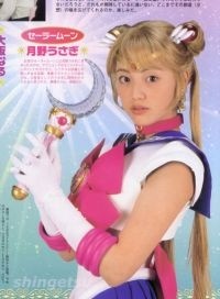 【画像】ローラ、セーラームーン姿公開で「可愛過ぎる」と反響 22