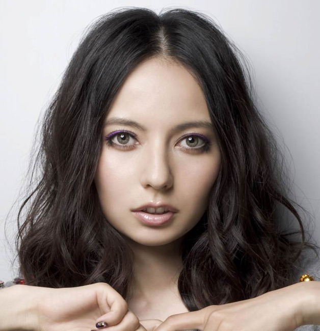 唇が厚くてみずみずしい女の子のエロ画像40枚 1