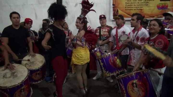 ハロプロエッグの吉川友がブラジルサンバを踊ってるエロ画像 7