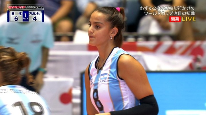 女子バレーでアルゼンチン代表のピッコロ選手の乳首が浮き出てるエロ画像 1
