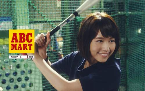 【画像】女の子にバット持たせてみた結果wwwww 26