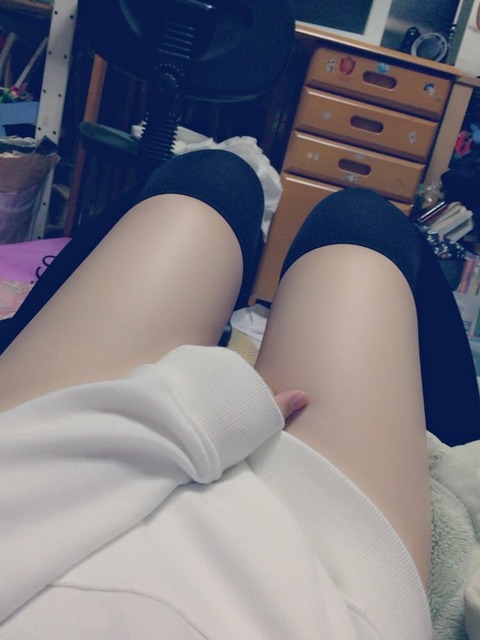 【素人ニーハイエロ画像】絶対領域を見せてくれる女神が自撮りを大量うｐｗｗｗｗｗ 6