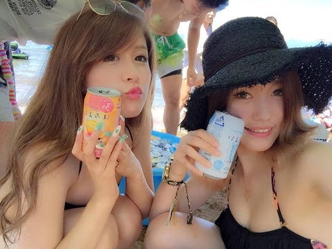FB・Twitter・Instagramに巨乳アピール自画撮りうｐして男のお誘い待ちのビッチリア充達ｗｗｗｗｗ 21