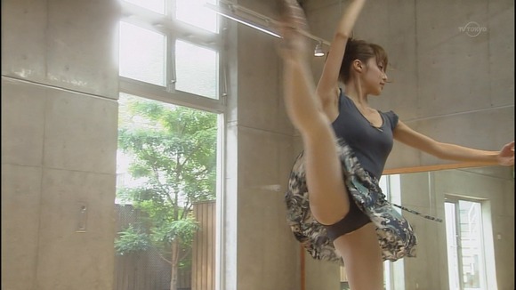 熊田陽子のパンチラやAKB・女子アナの胸チラがエロいお宝キャプ画像55枚 21