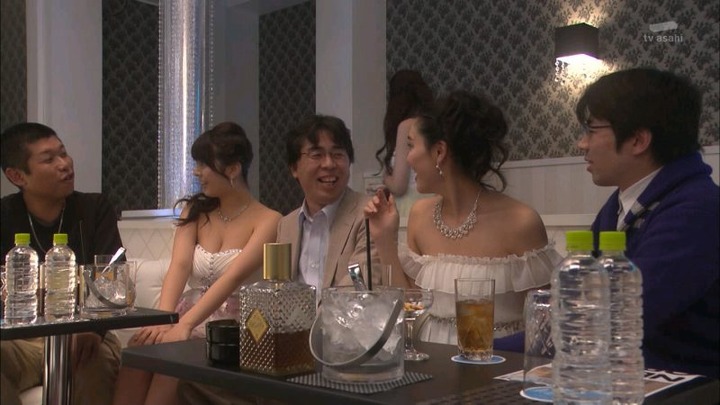 AKB48柏木由紀のドレス姿で胸チラしてるエロキャプ画像 30