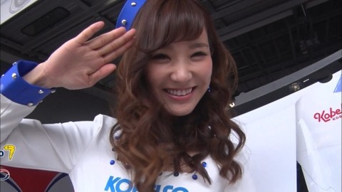 【放送事故】パンチラお尻まで見せてくれたレースクイーンのぐうかわ美女ｗｗｗｗｗ（TVエロキャプ画像あり） 20