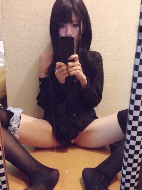 くびれがエロいコスプレイヤーの自撮りエロ写メ・画像30枚 10